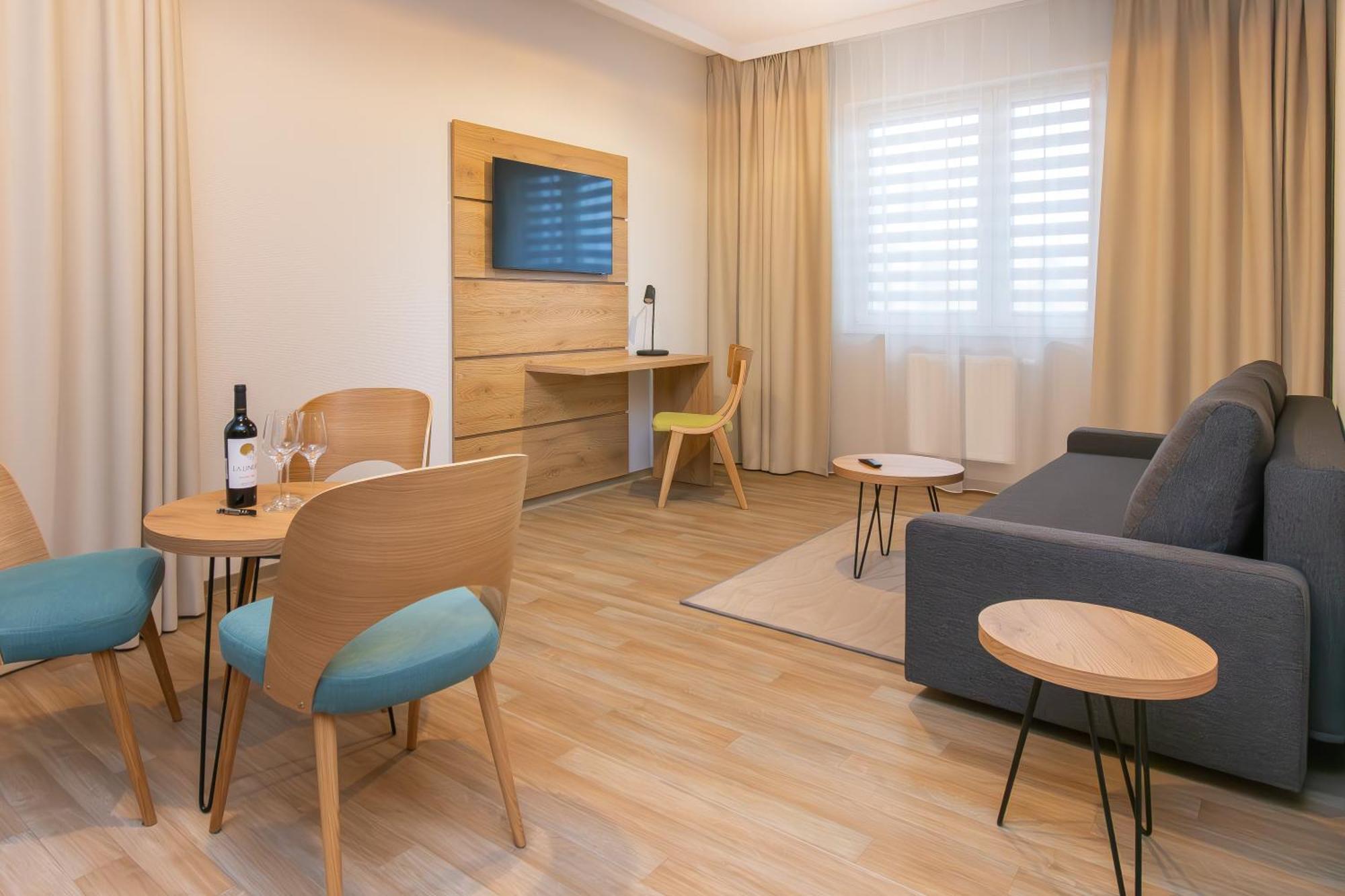 Novy Hotel Zielona Gora  Luaran gambar